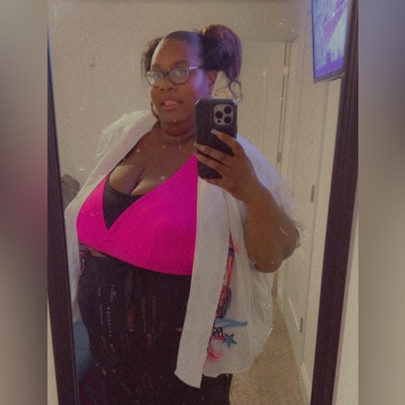 Meet your Posher, Tia - Picture 10 of 13